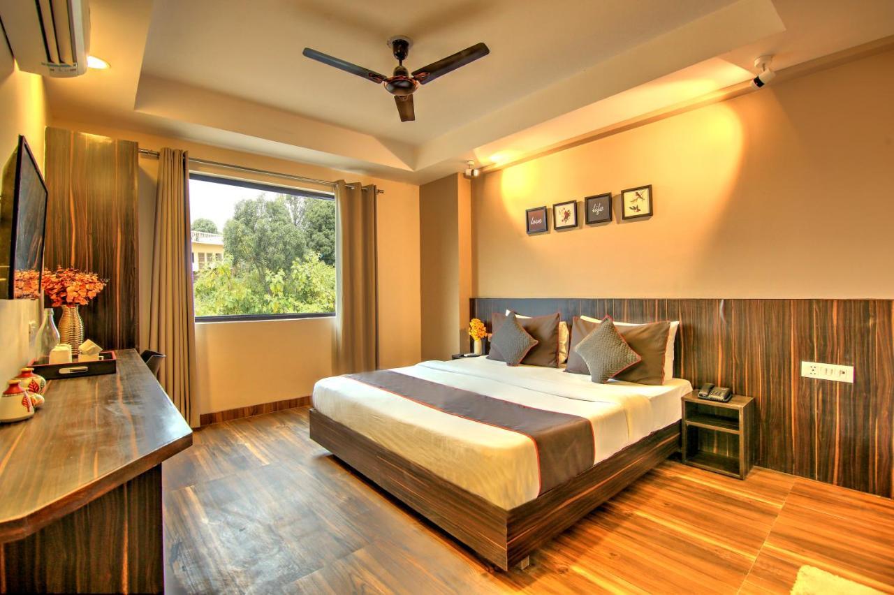 Artisian Rooms New Delhi Exterior photo